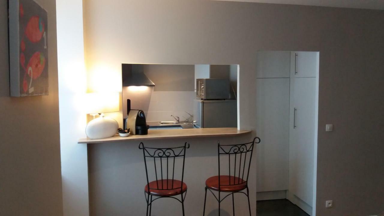 Lesneven Appart Nuitee Exterior foto